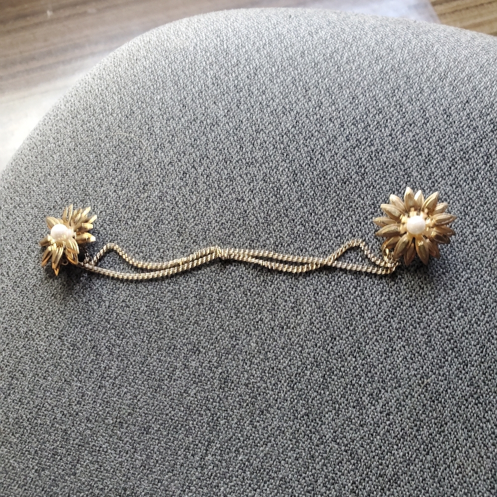 Vintage Park Avenue collection double Brooch with faux pearls